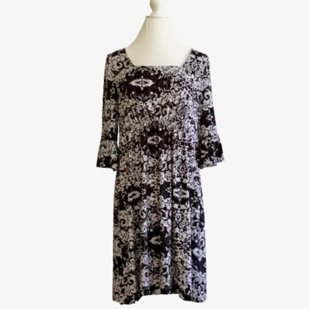 Beige by eci Dress Gray White Scroll Print 3/4 Ruffle Bell Sleeve Dress Size 12 Beige by eci Dress Gray White Scroll Print 3/4 Ruffle Bell Sleeve Dress Size 12